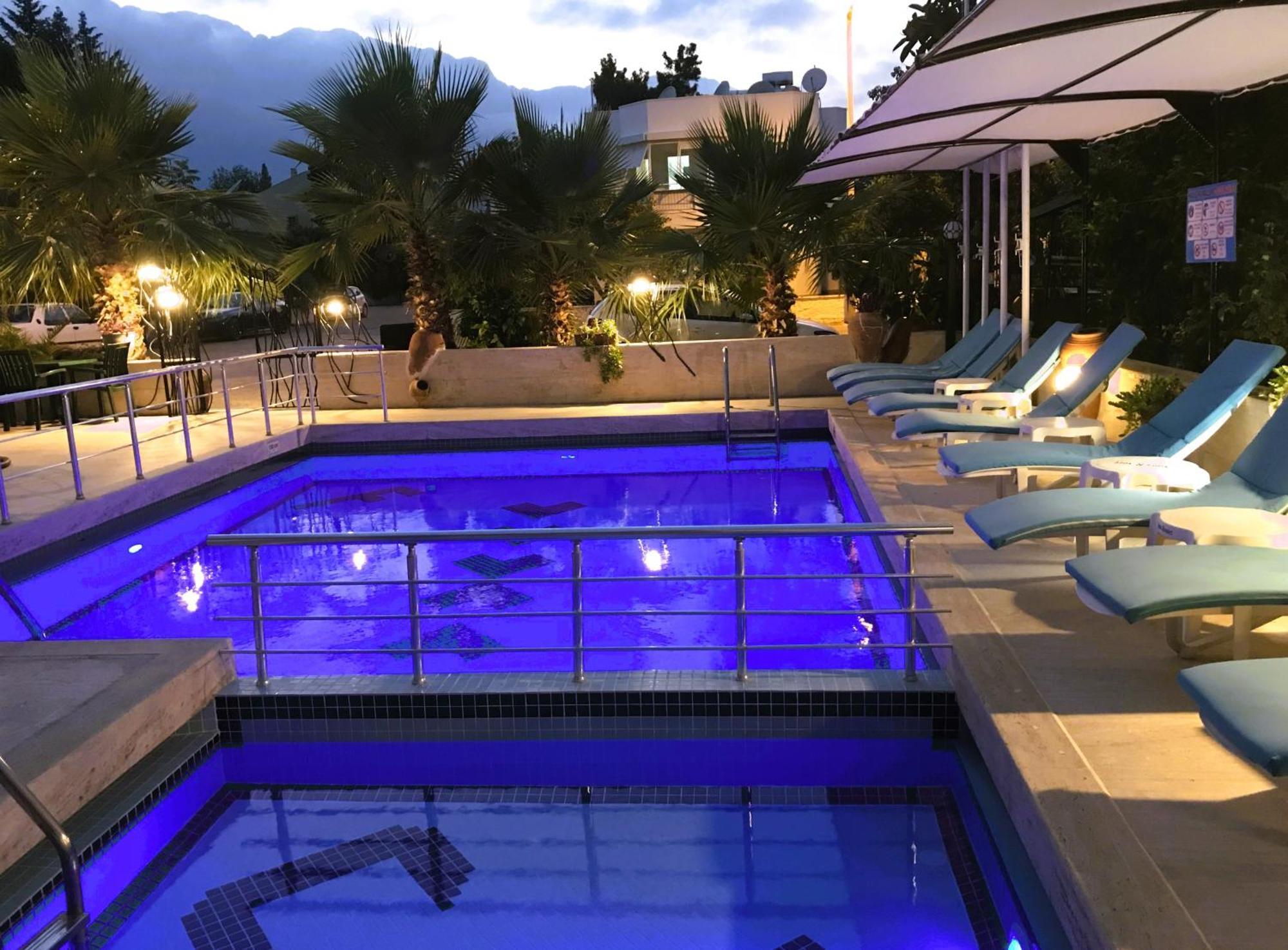 Sima Hotel ケメル エクステリア 写真